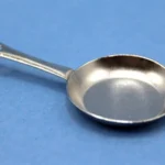 Dolls House Accessories 1/12th scale Frying pan Silver FD85