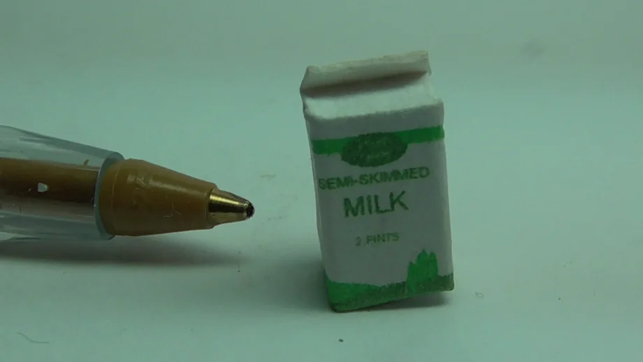 Carton of Semi Skimmed Milk (Green)