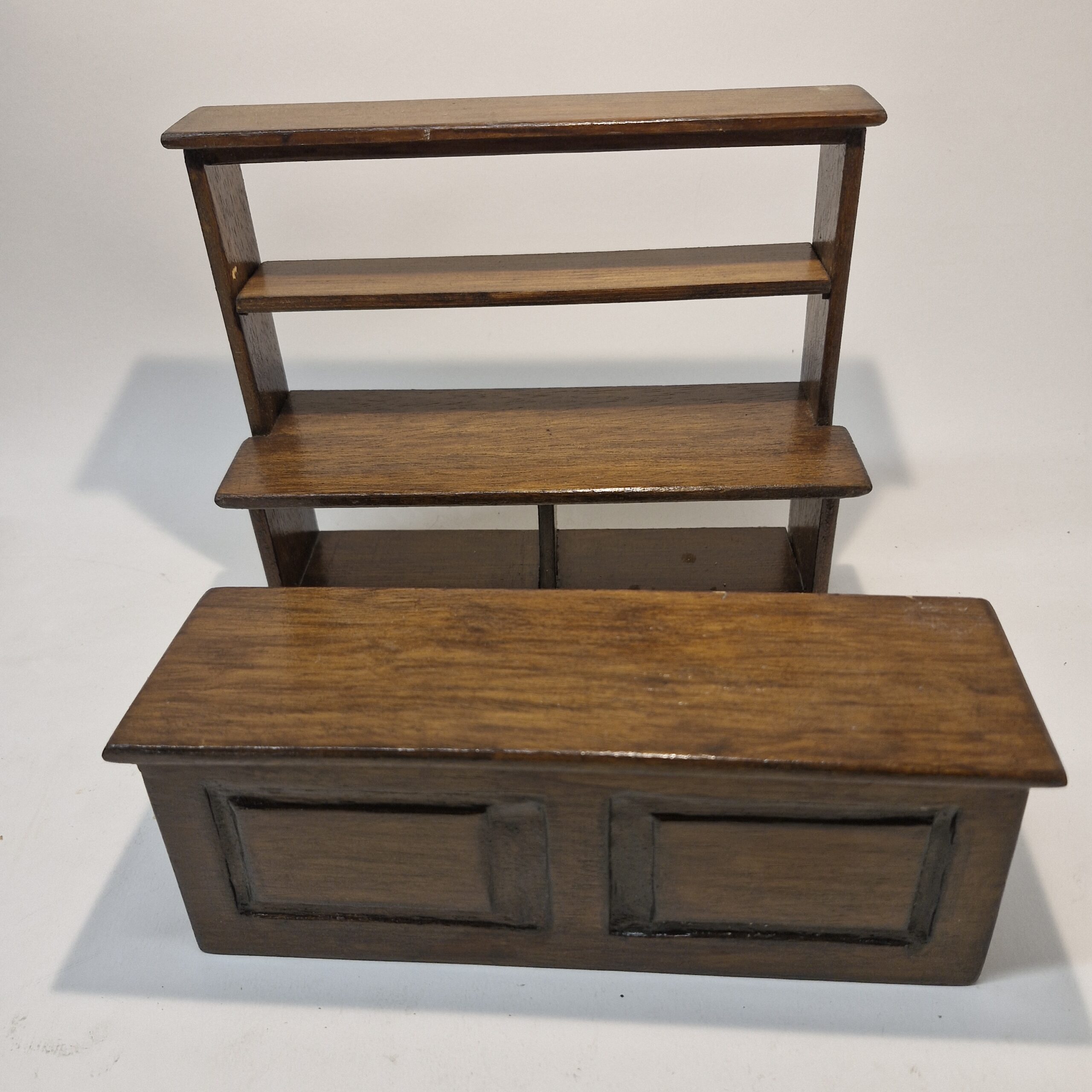 1/12th Scale Doll House 8 1/2" Long Bar with back Shelving SEC03