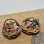 24th scale 2 x wicker Baskets of Food  stunning detail   GO52 24