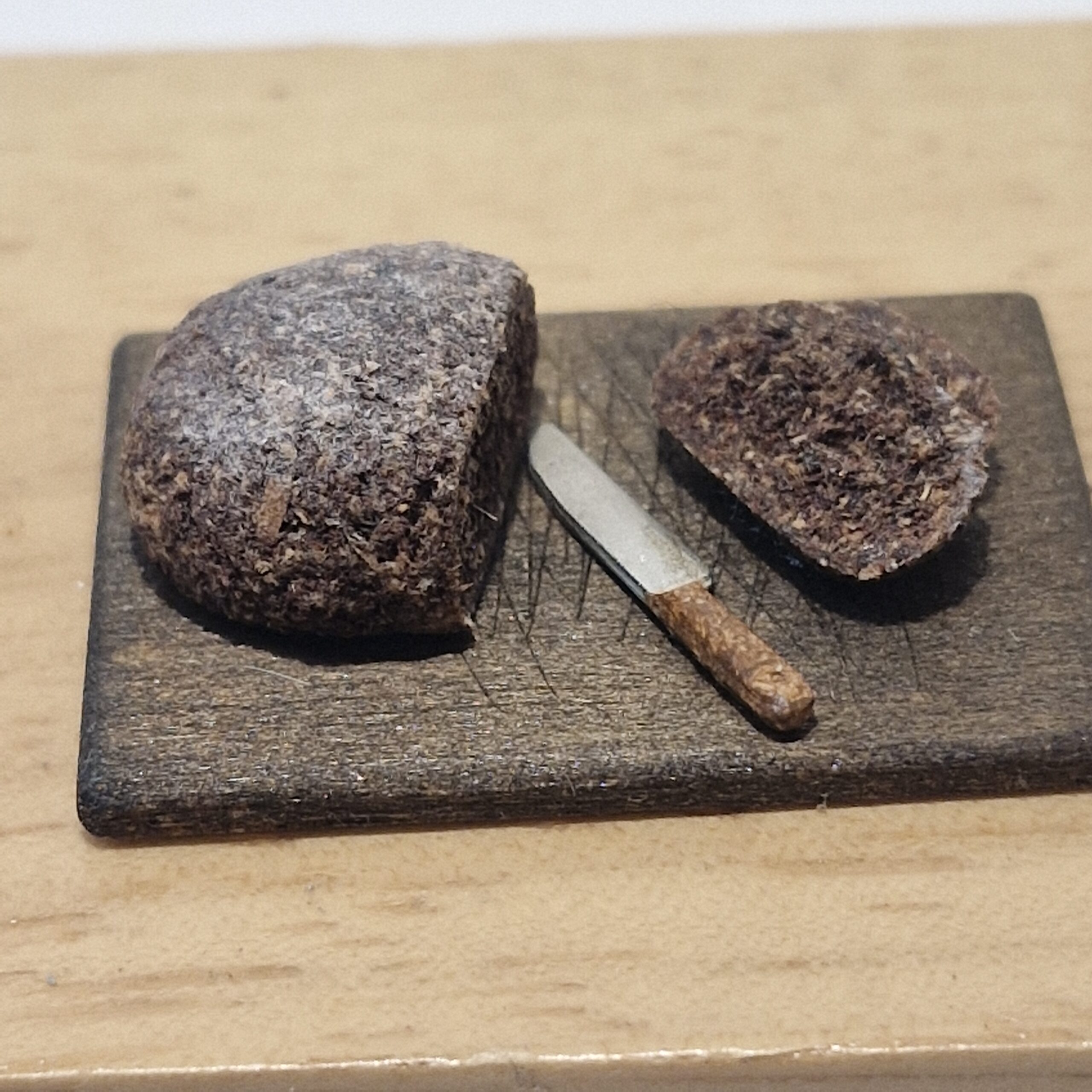 12th scale Dolls House Mediaeval Food Bread on board RA33