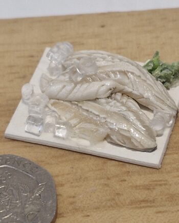 12th scale Dolls House  Tray of Fish with Ice   RA32