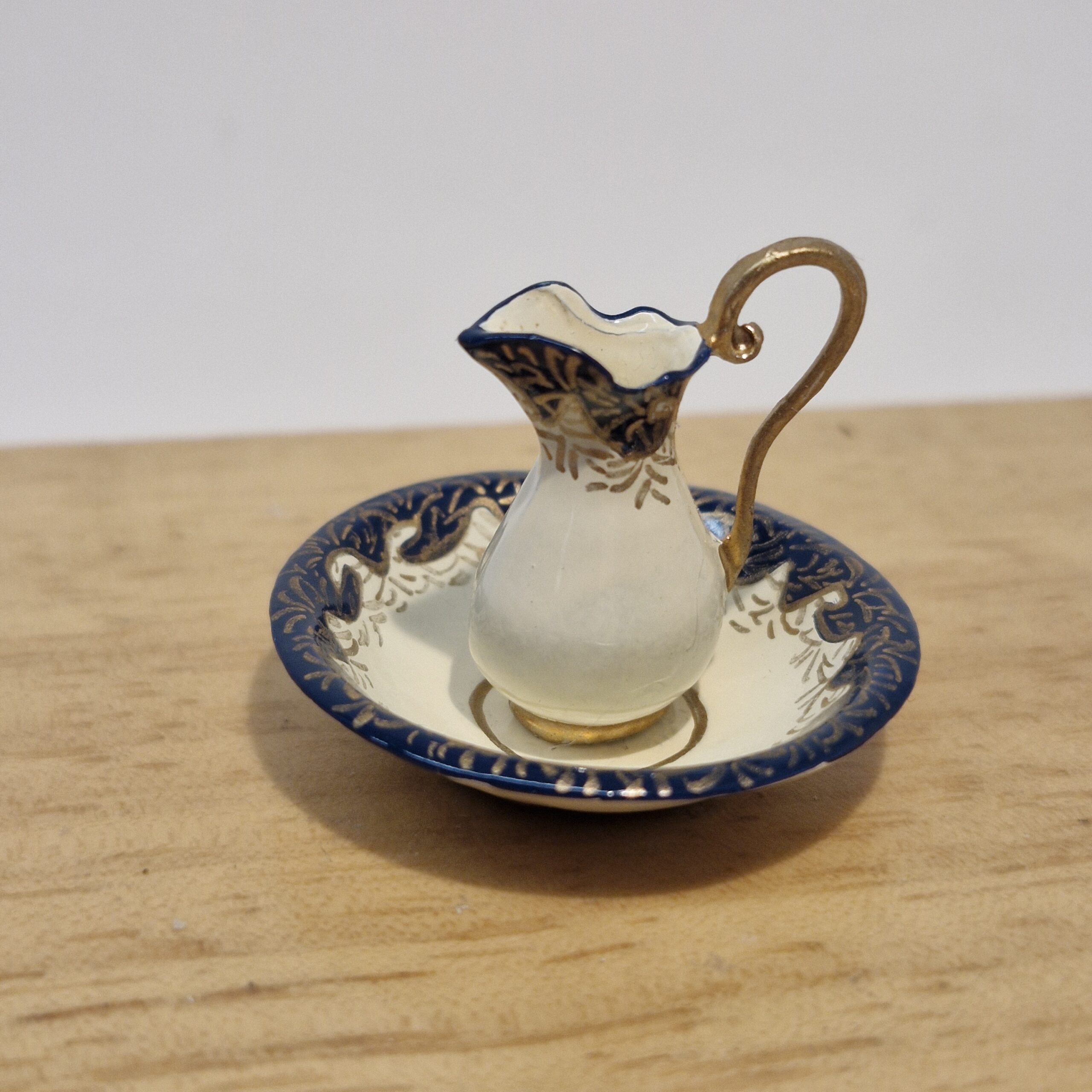 12th scale Dolls House Hand Painted Jug and Bowl Victoria Fasken RA35