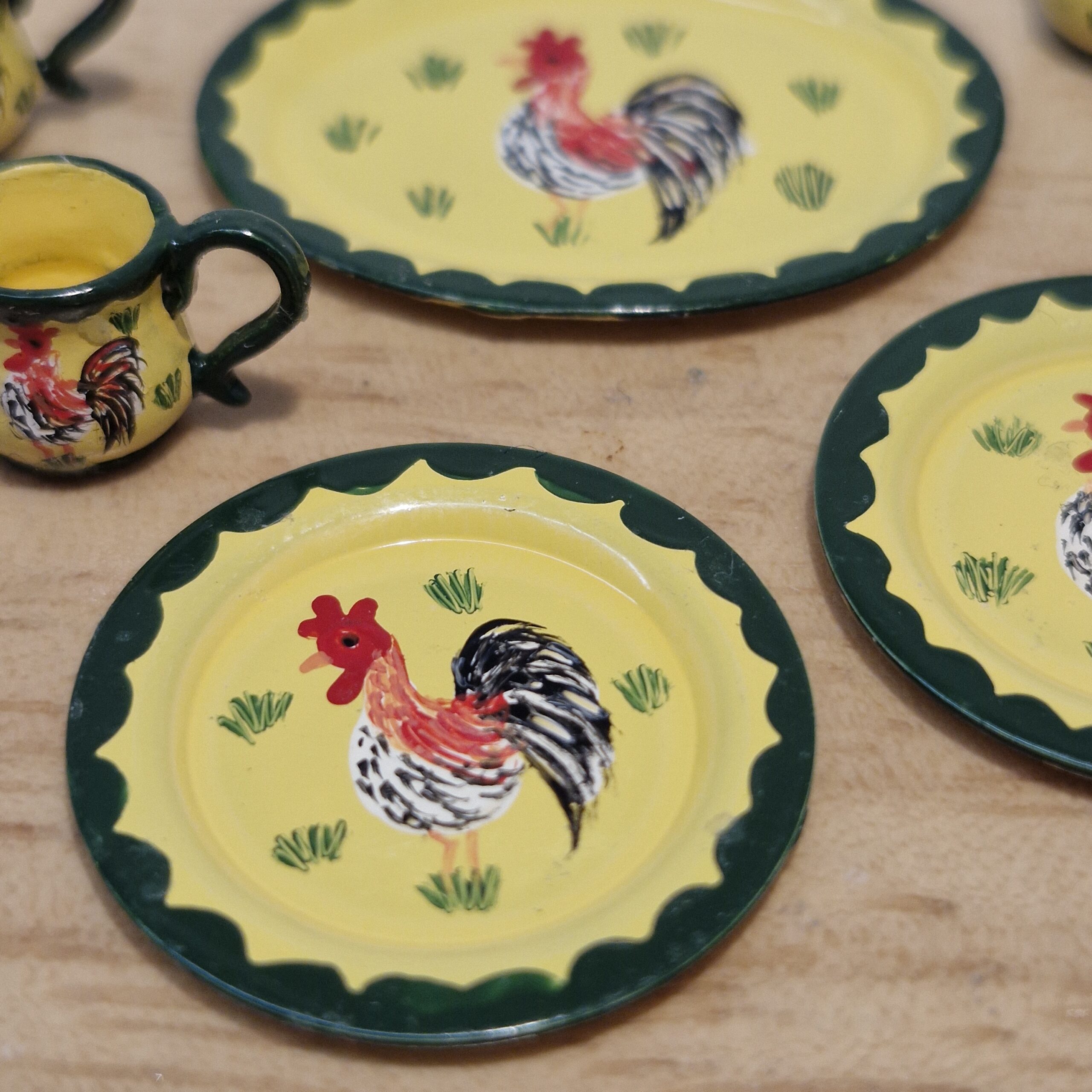 12th scale Dolls House Hand Painted Plates and Cups Victoria Fasken RA40