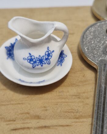 12th scale Dolls House  Small Ceramic Jug and Bowl    RA42