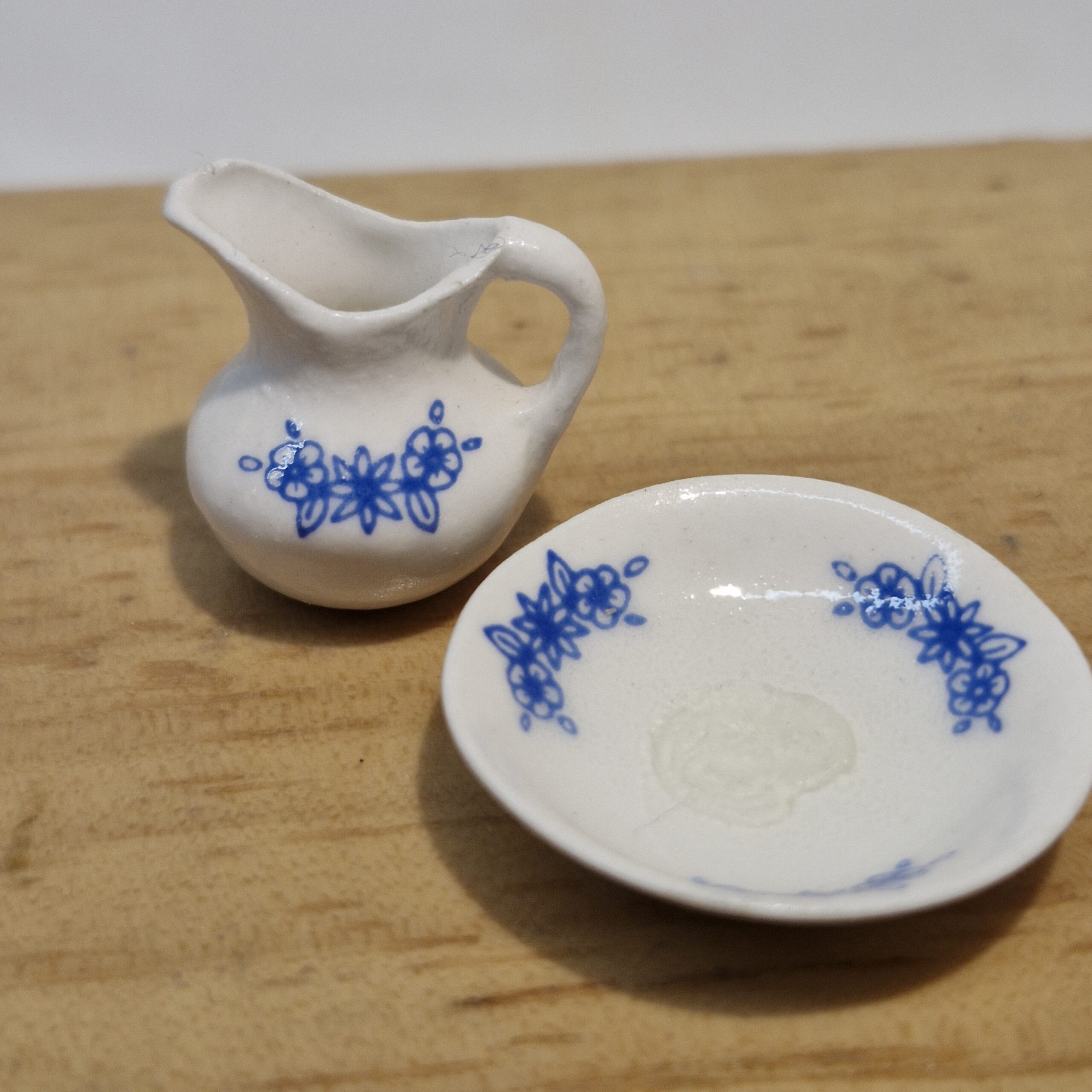 12th scale Dolls House Small Ceramic Jug and Bowl RA42
