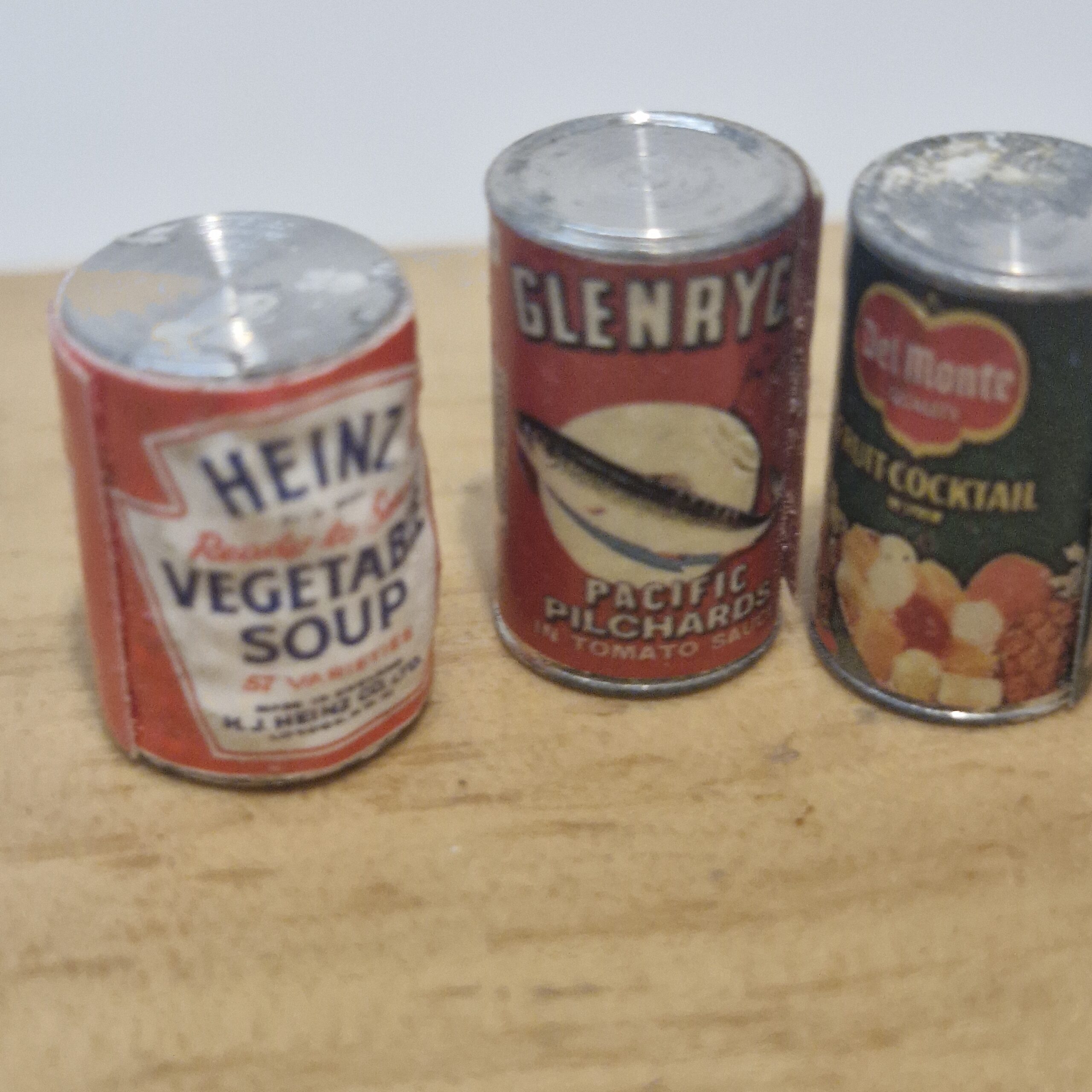 12th scale Dolls House Set of 4 Tins RB34