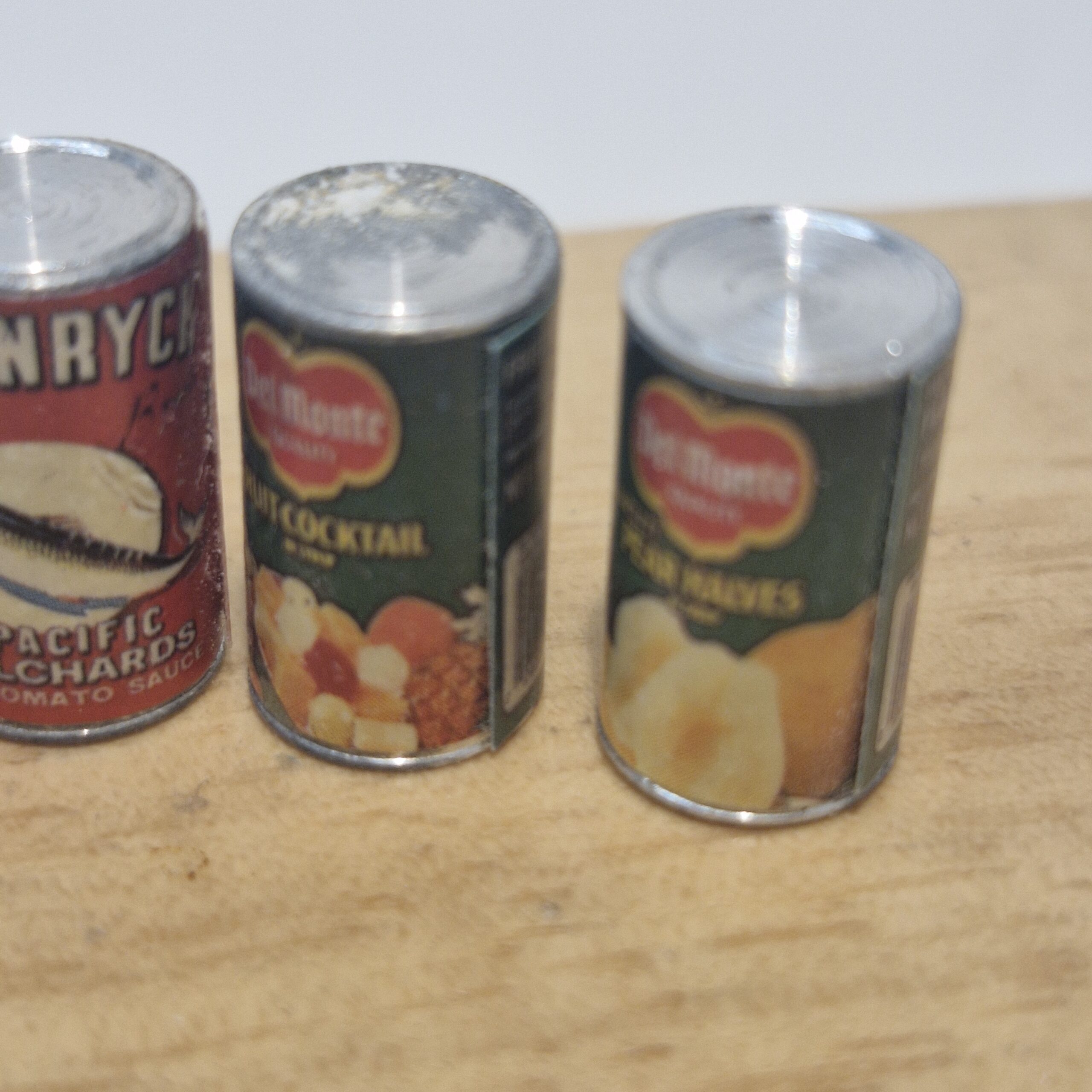 12th scale Dolls House Set of 4 Tins RB34