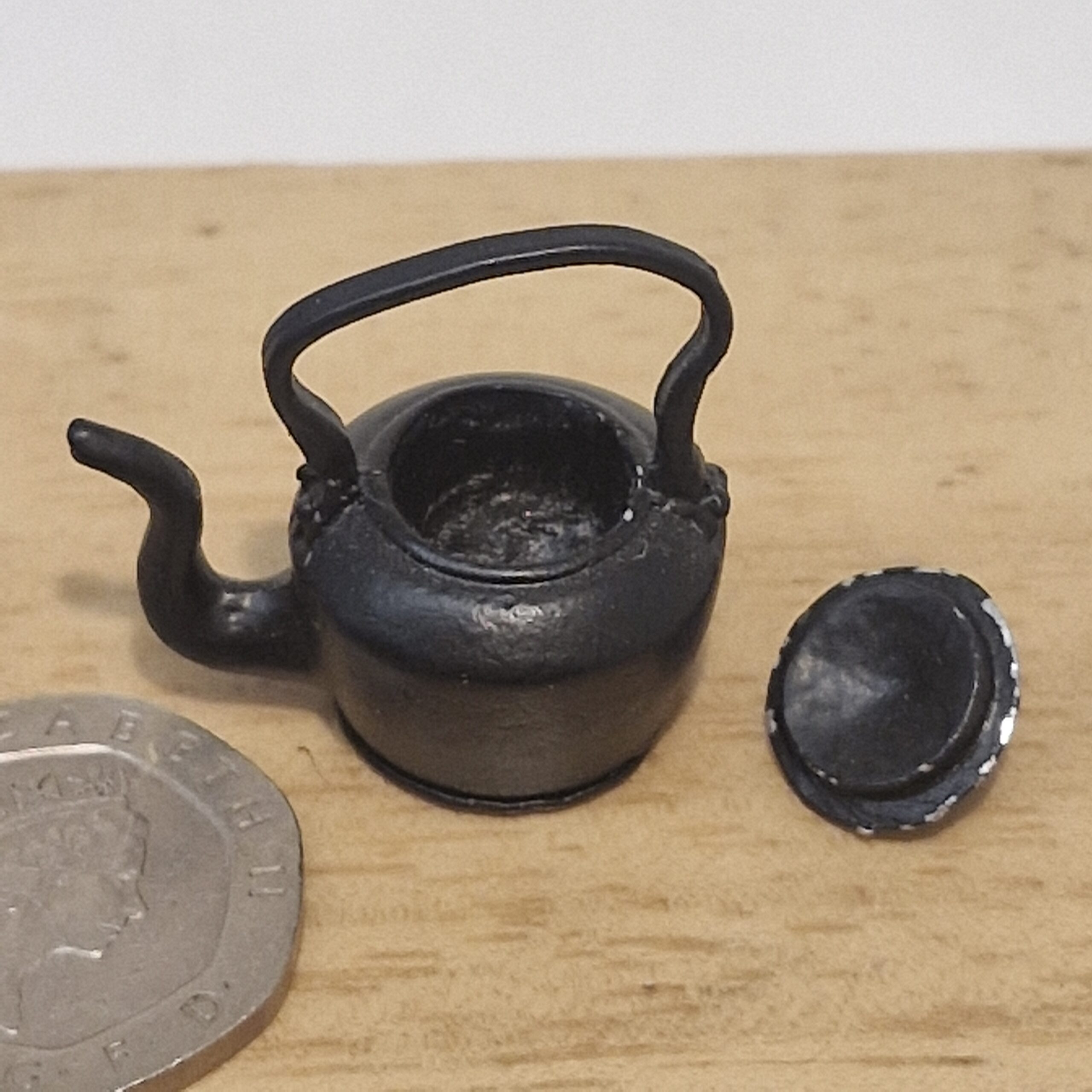 12th scale Dolls House Miniature Black Kettle removable Lid RC06