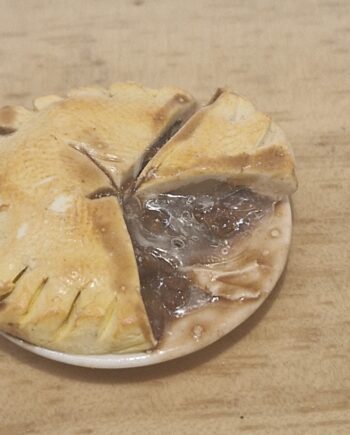 12th scale Dolls House Miniature Meat  Pie Open   RD09