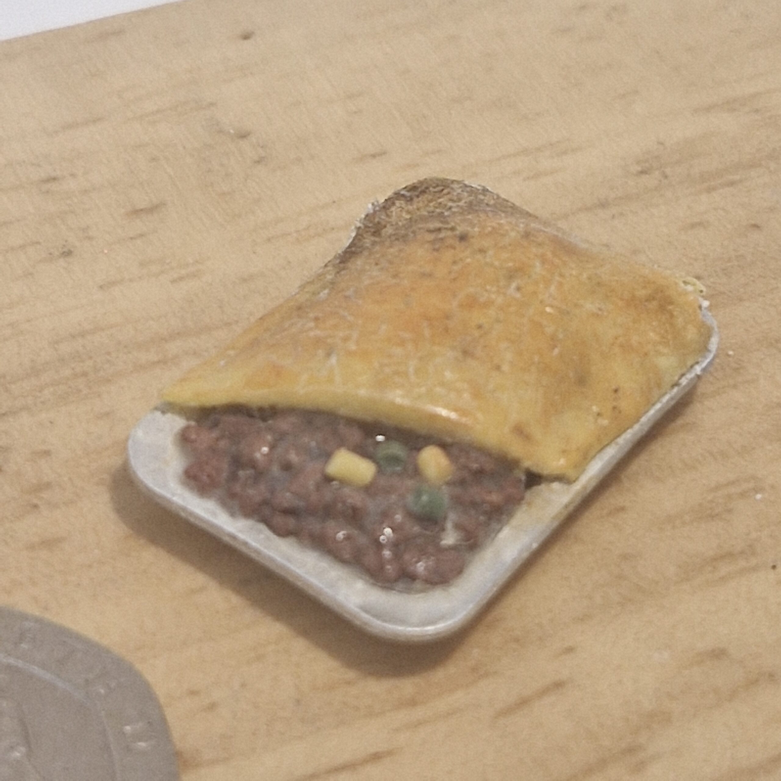 12th scale Dolls House Miniature Meat Pie Open RD10
