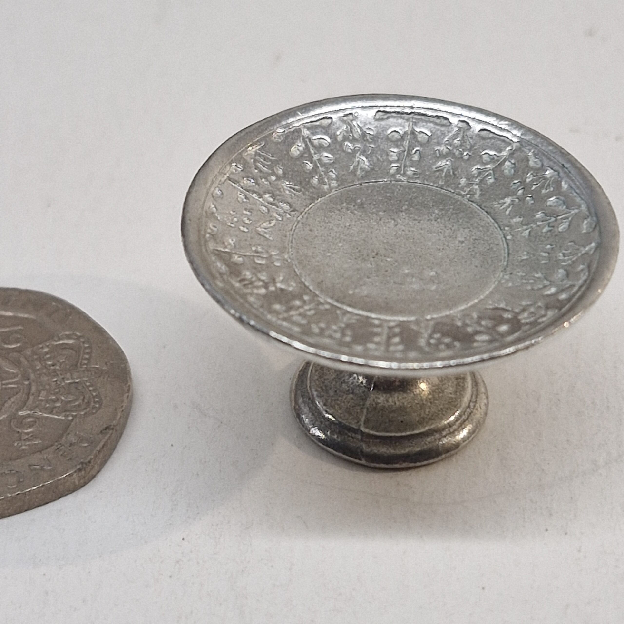 12th scale Dolls House Miniature Cake stand TB22