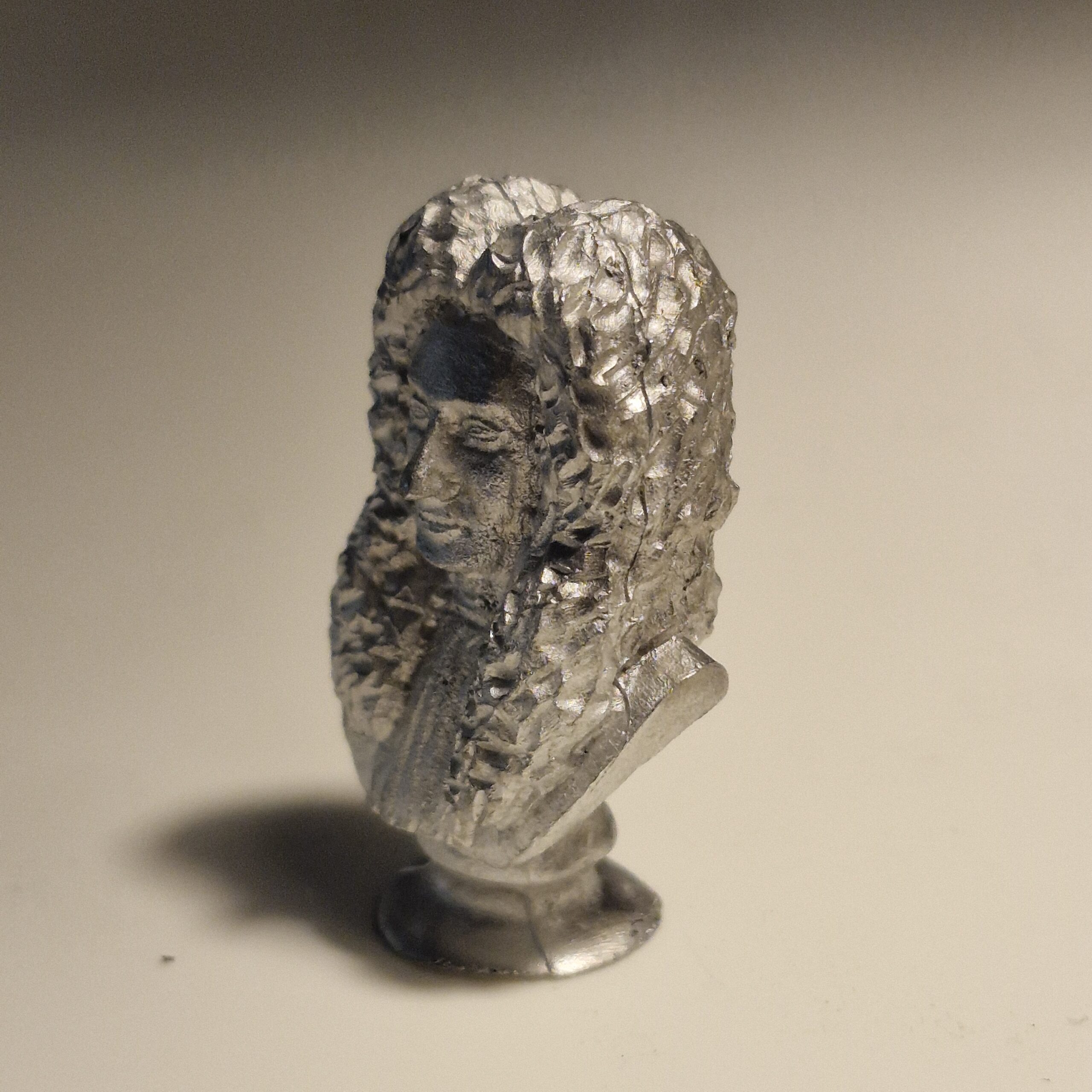 12th scale Doll House Bust of Isaac Newton DH165