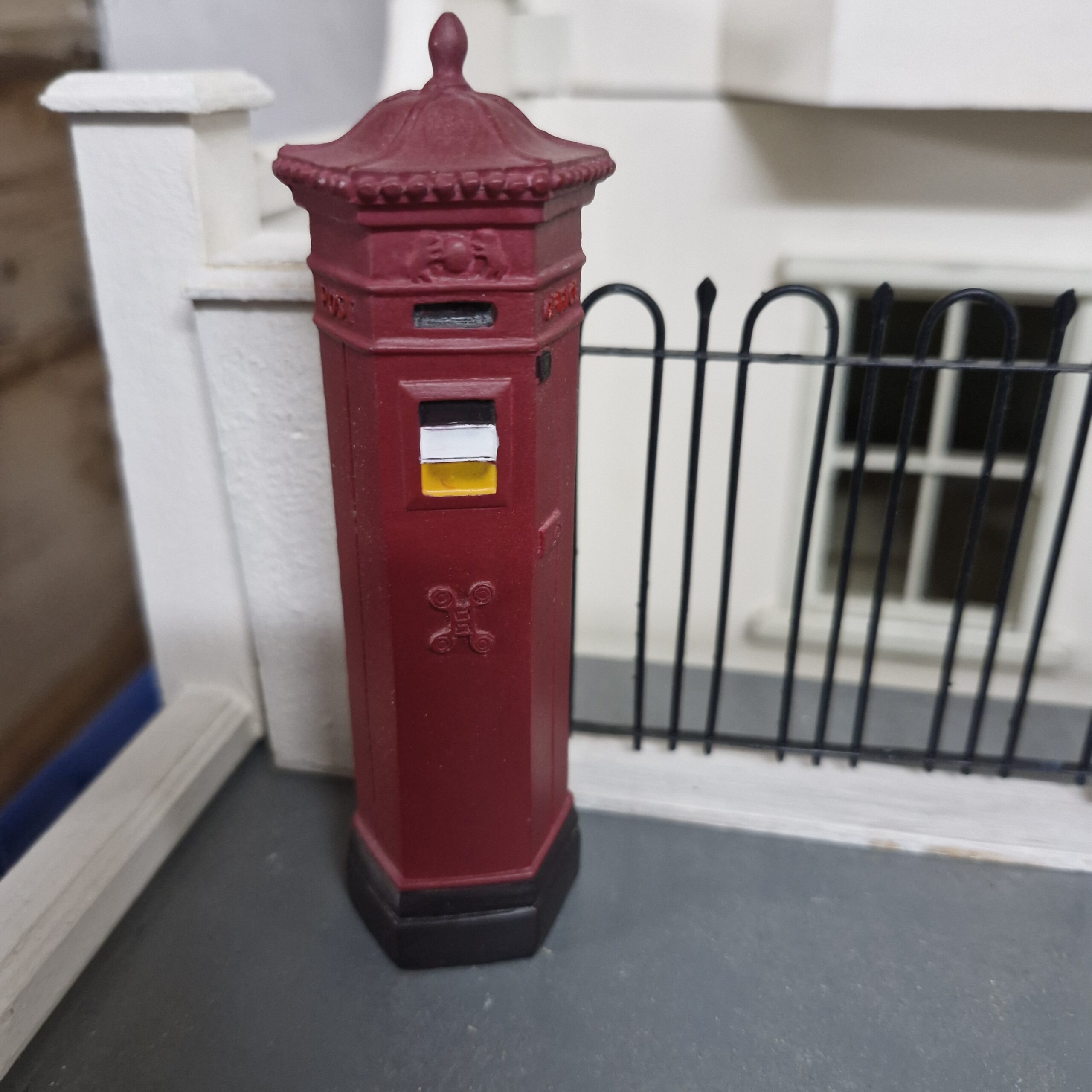 12th scale Dolls House Victorian Post Box DF636