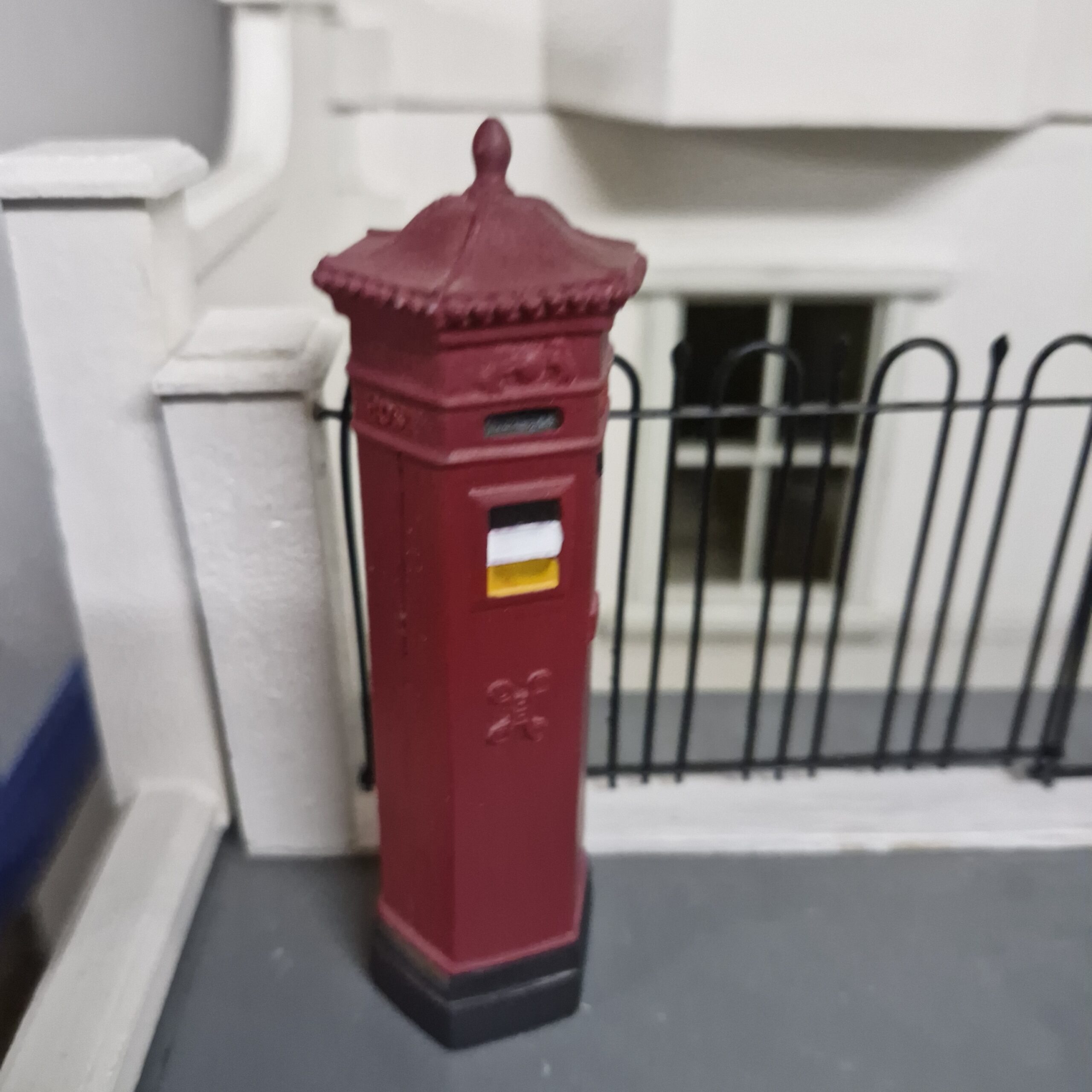 12th scale Dolls House Victorian Post Box DF636