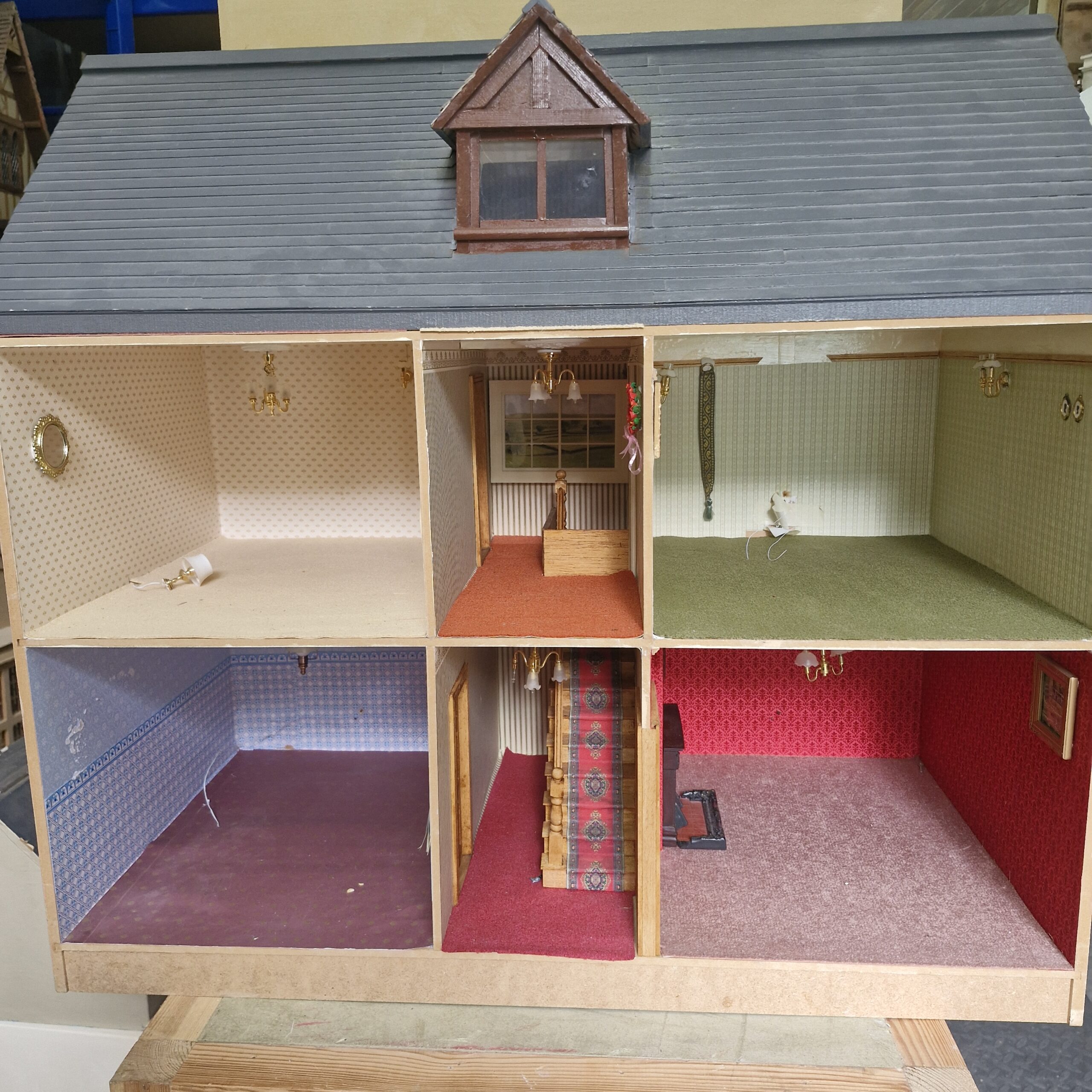 12th scale Dolls House Red Brick House Ready made RBR08a