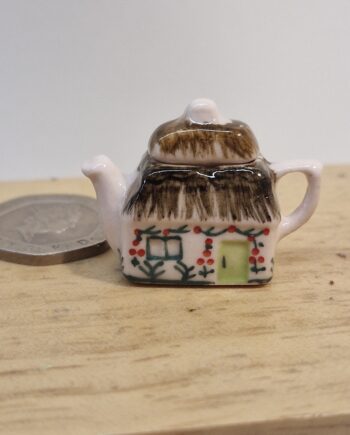 12th scale Dolls House Ceramic Cottage Tea Pot 5562