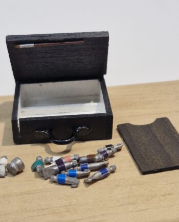 Miniature 1/12 Scale   Artisan made  Artist Box   CF11