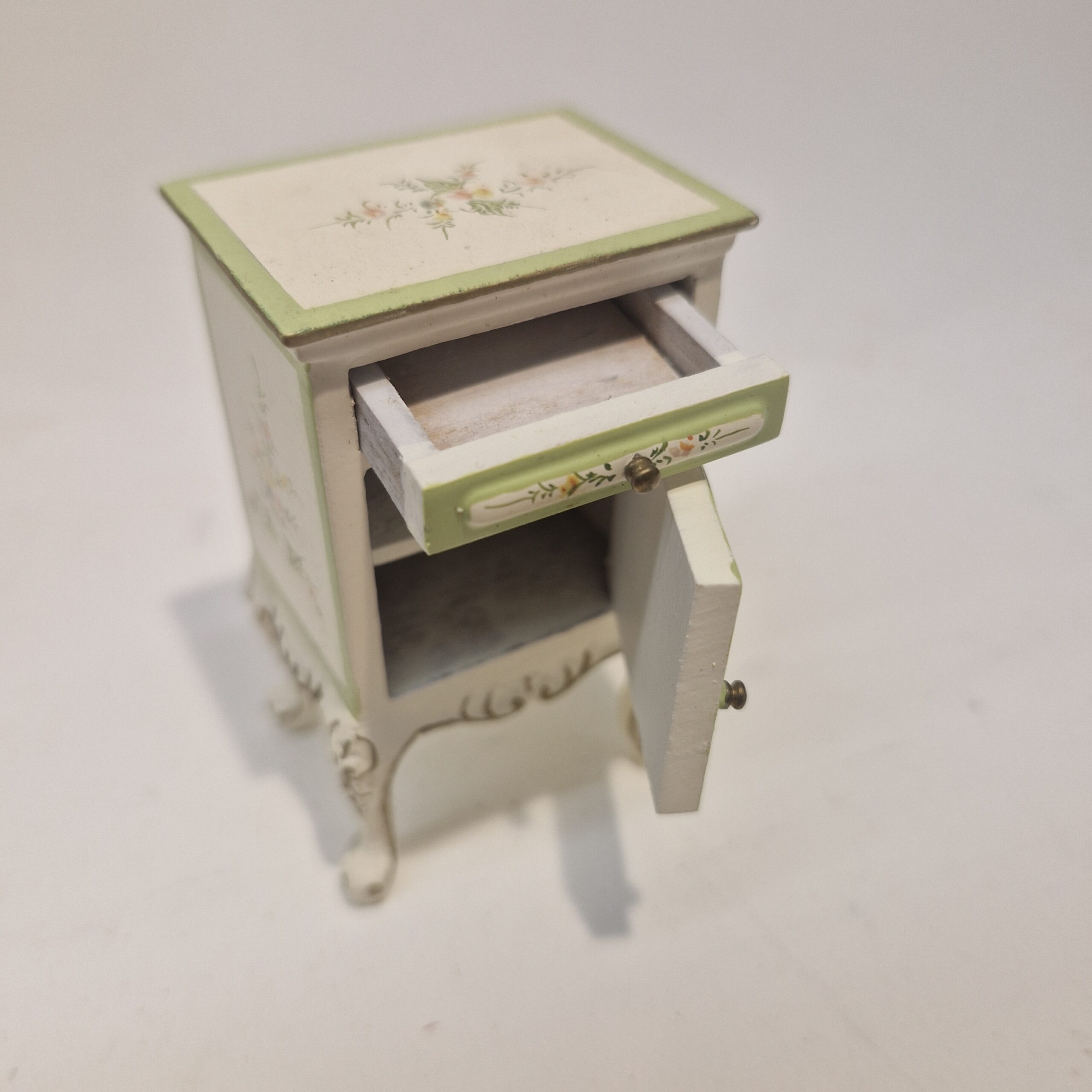 1:12th Dolls House Furniture, Bedside Cabinet by JiaYi FHE08