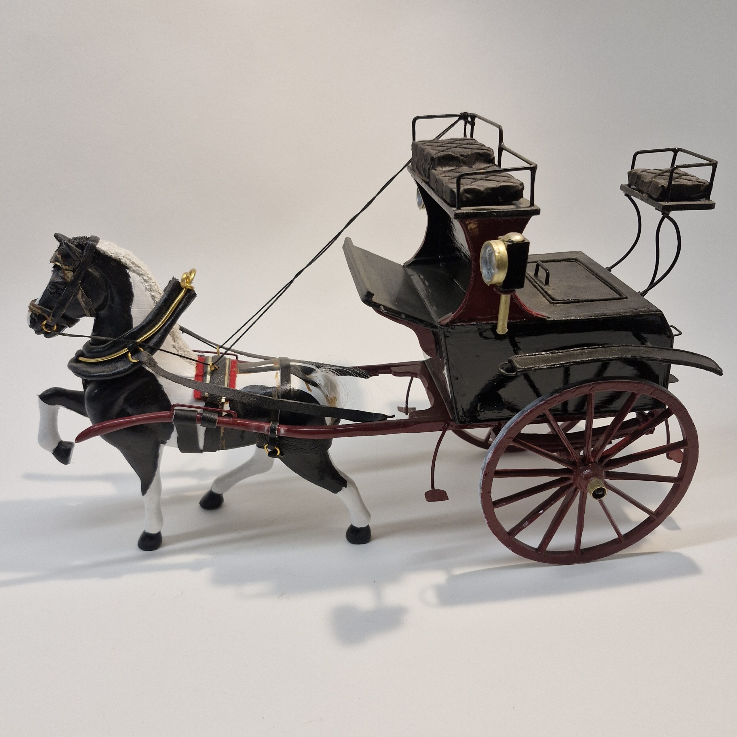 1:12th Dolls House Furniture, Horse and Carriage High Quality HC100