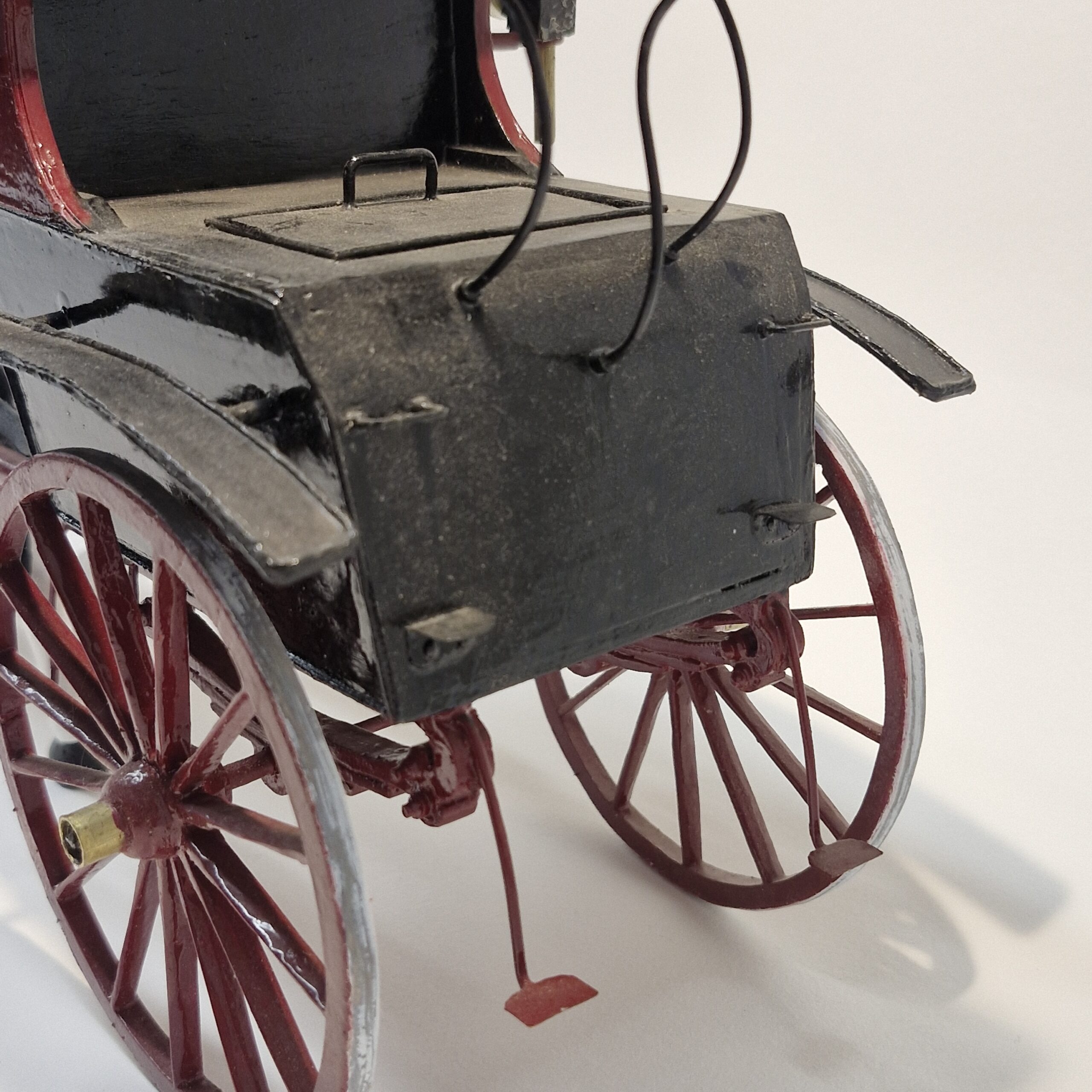 1:12th Dolls House Furniture, Horse and Carriage High Quality HC100