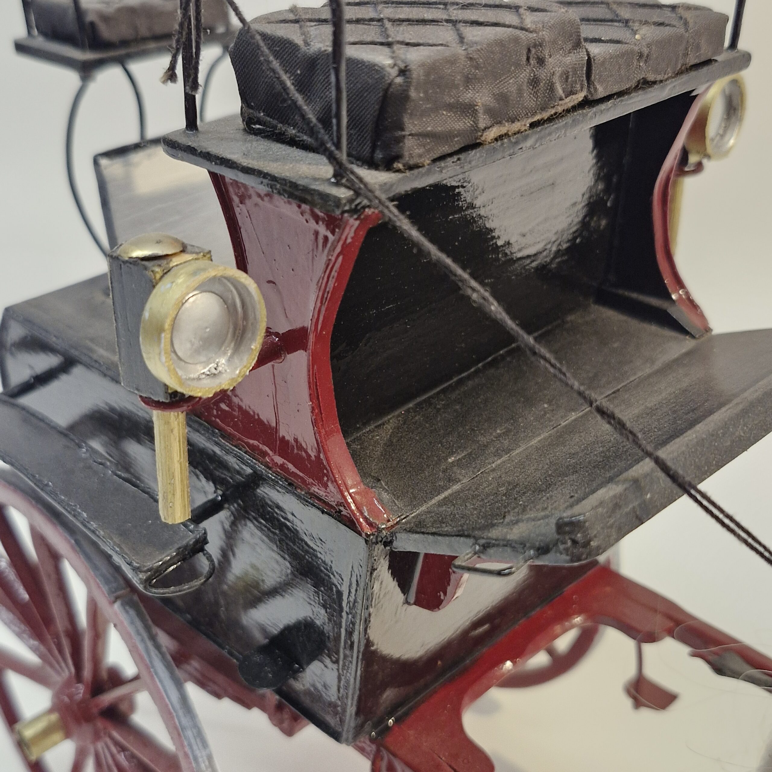 1:12th Dolls House Furniture, Horse and Carriage High Quality HC100