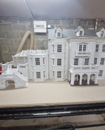 12th scale  The Large White House  Ready Made   LWH01