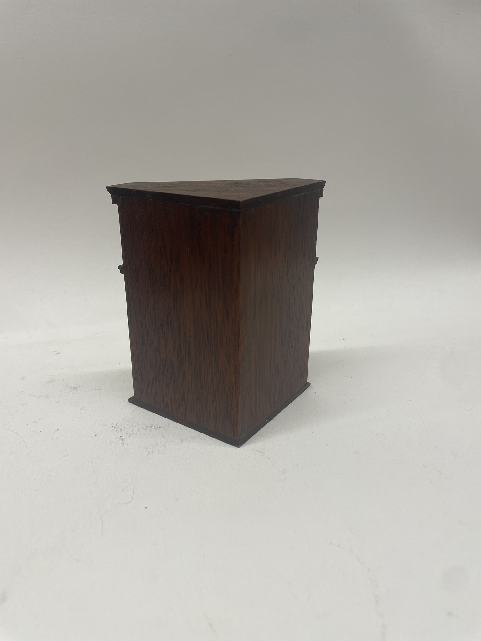 1:12th Scale Dolls House Furniture, Doug Wells- Corner Bookshelf DW01