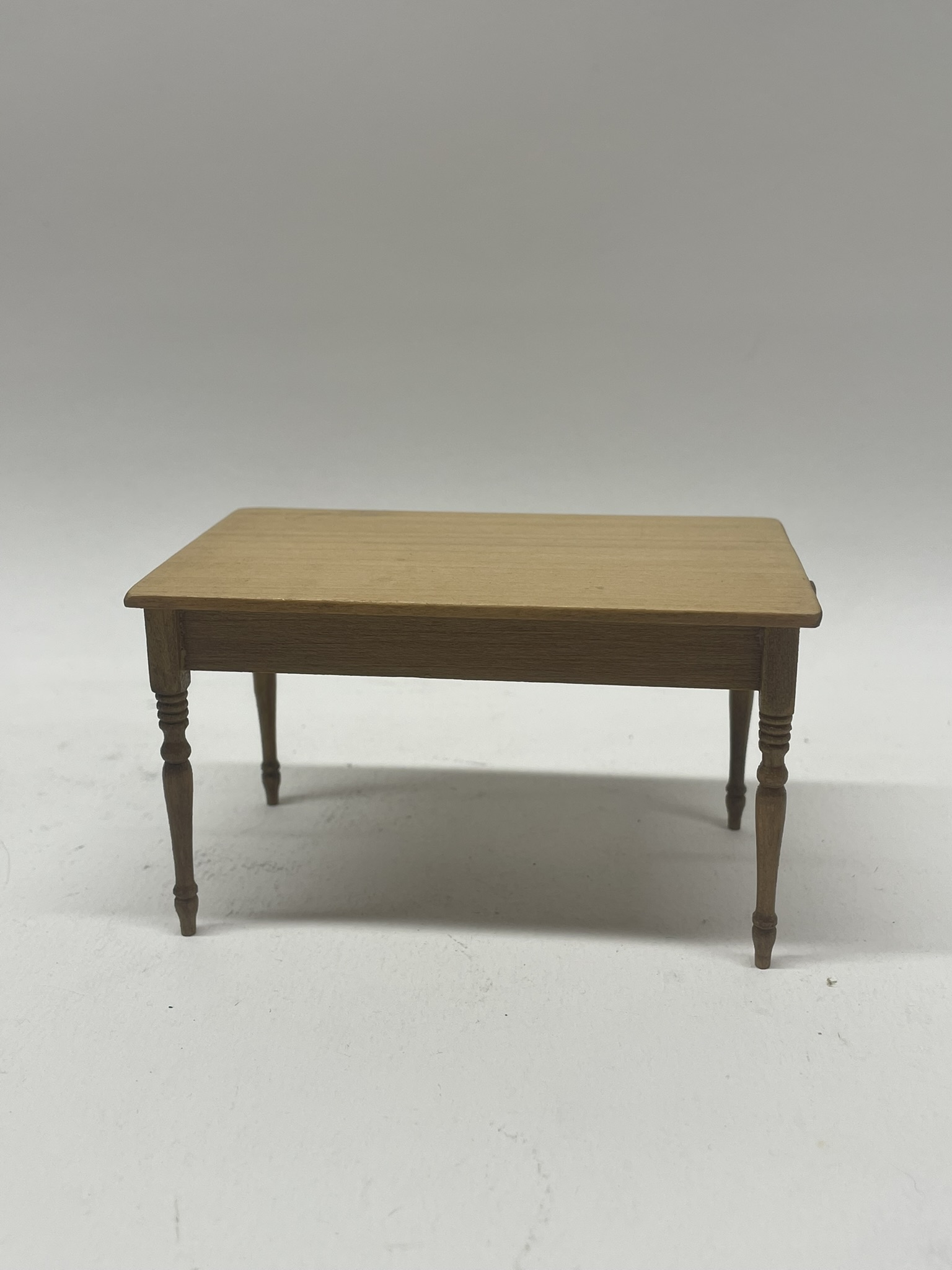 1:12th Scale Dolls House Furniture, Doug Wells- Dining Table DW14