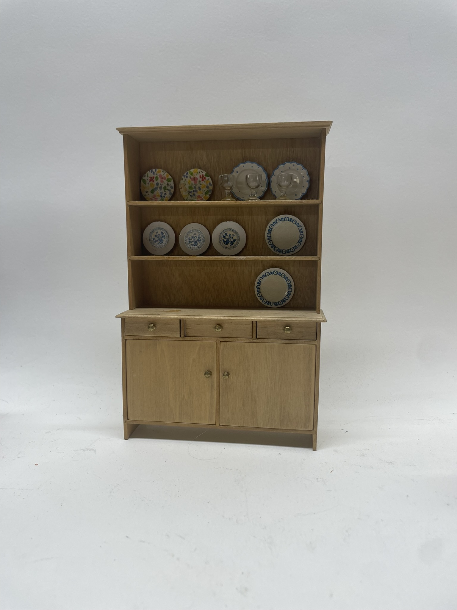 1:12th Scale Dolls House Furniture, Doug Wells- Cabinet Shelving DW17