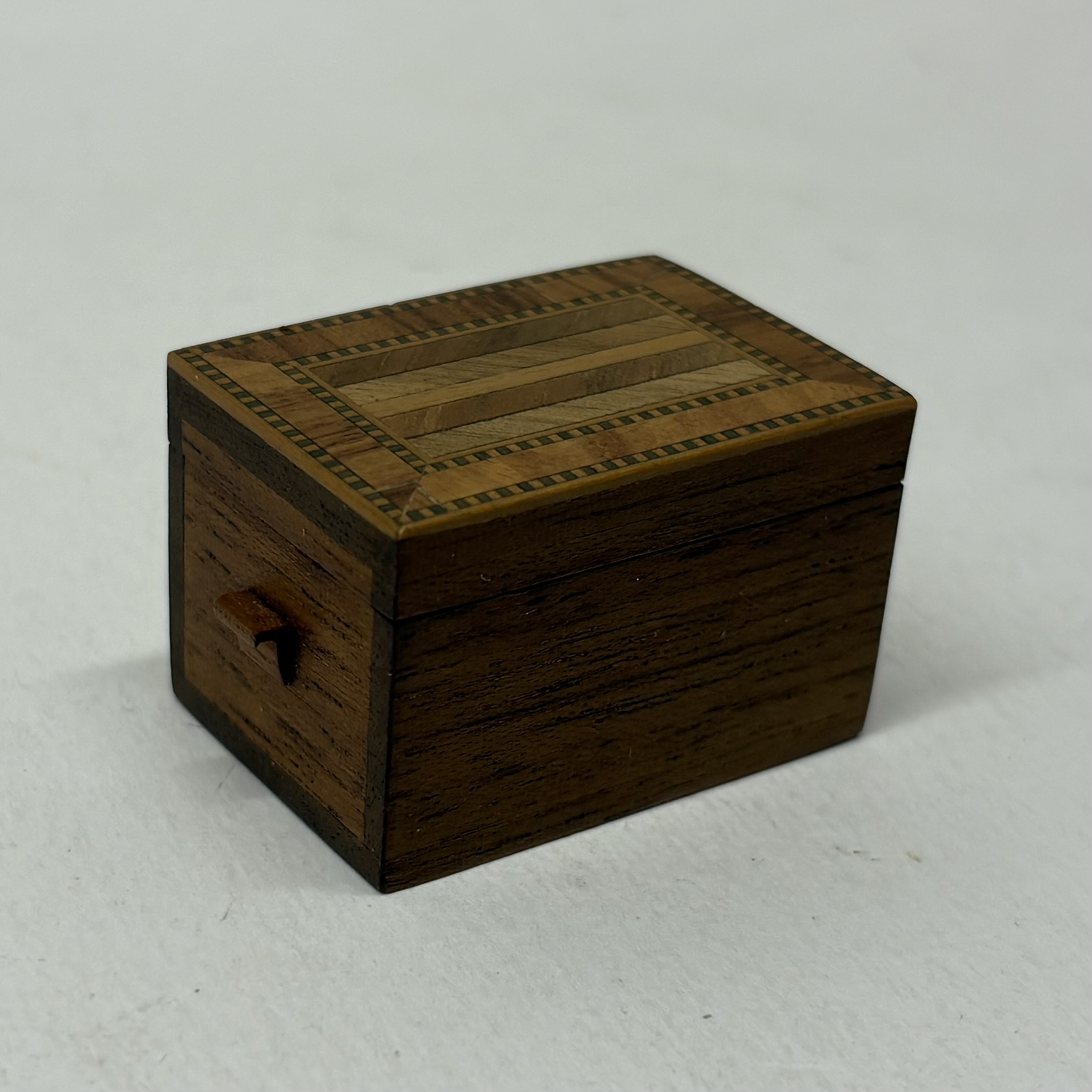 1:12th Scale Dolls House Accessories- Intricate Sewing Box, RF06