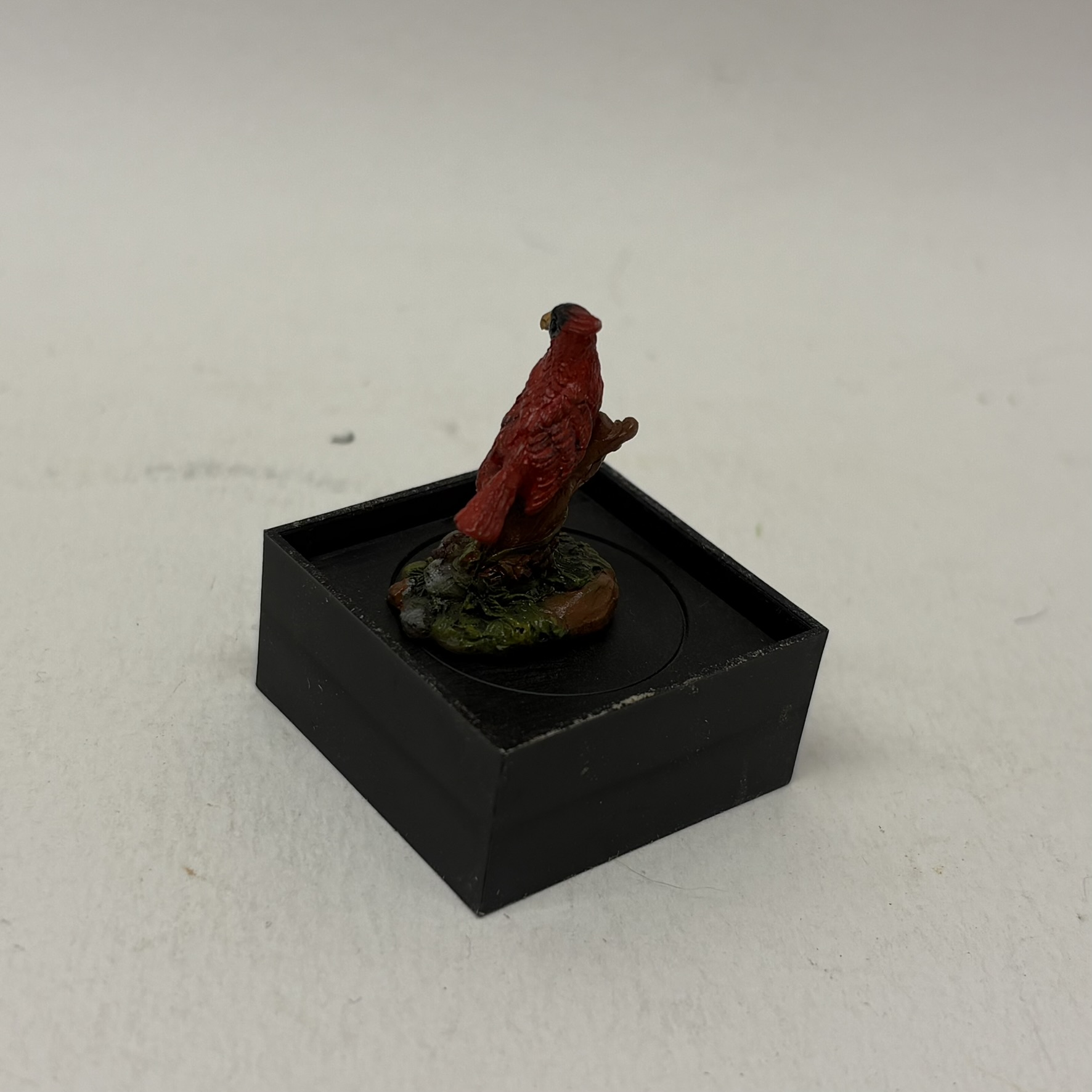 1/12th scale Dolls House Miniatures: Cardinal, PF01