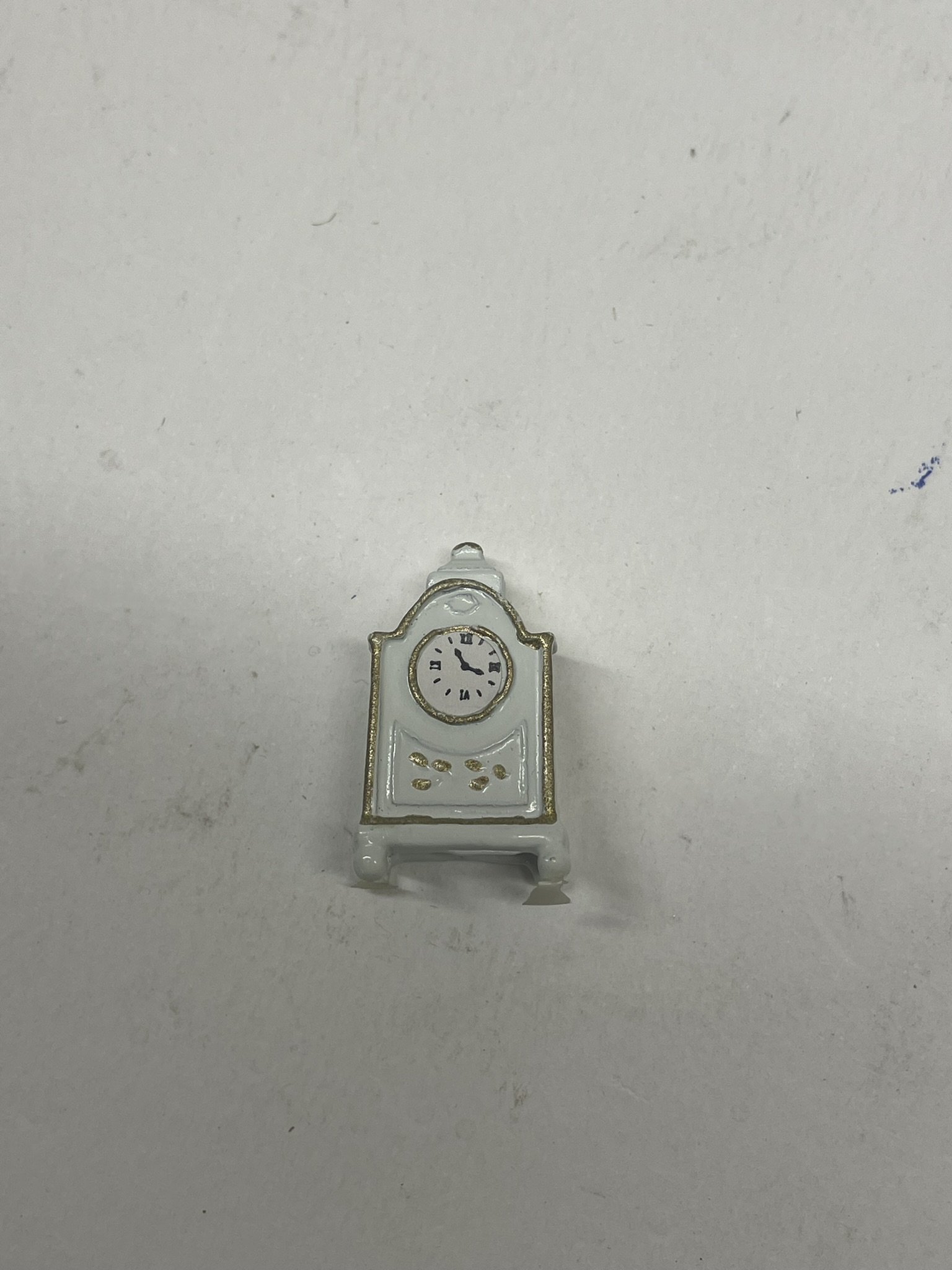 Doll House 12th Scale, White Clock with Gold Edges, D3693a