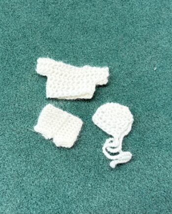 1/12th Scale, Dolls House Miniatures: Crochet Baby Clothes, PF41
