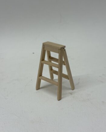 1/12th Scale, Dolls House Miniatures: Step Ladder, PF45