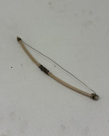 1/12th Scale, Dolls House Miniatures: Wire Bow, PF47
