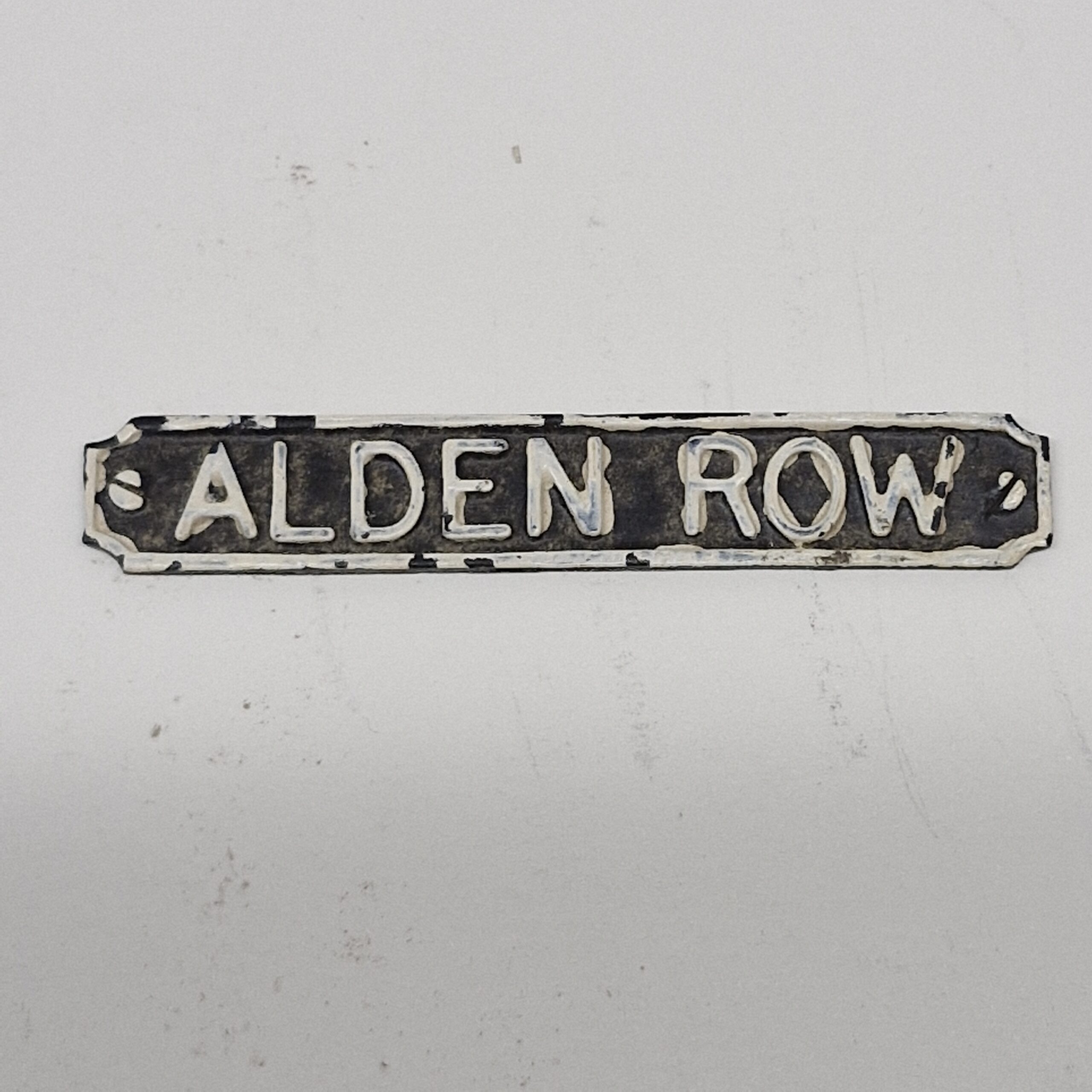 1/12th scale Dolls House Ironworks: Alden Row Unpainted House Sign, IRRS02