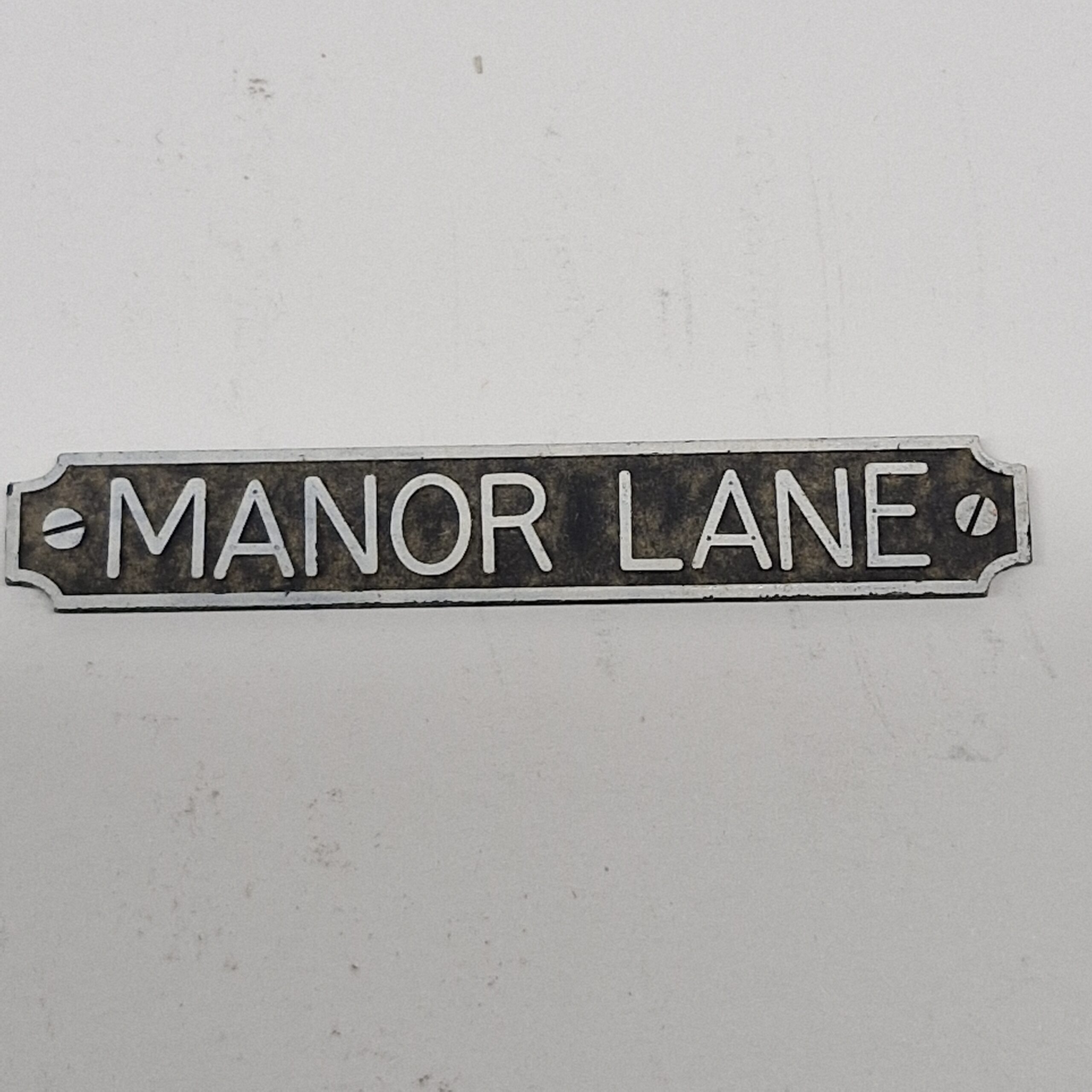 1/12th scale Dolls House Ironworks: Manor Lane Unpainted House Sign, IRRS07