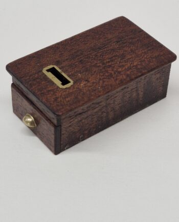 12th scale   Wooden Tile.   British made        CHE36