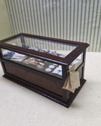 1/12th scale Mahogany Shop Display Counter Quality   CHE52