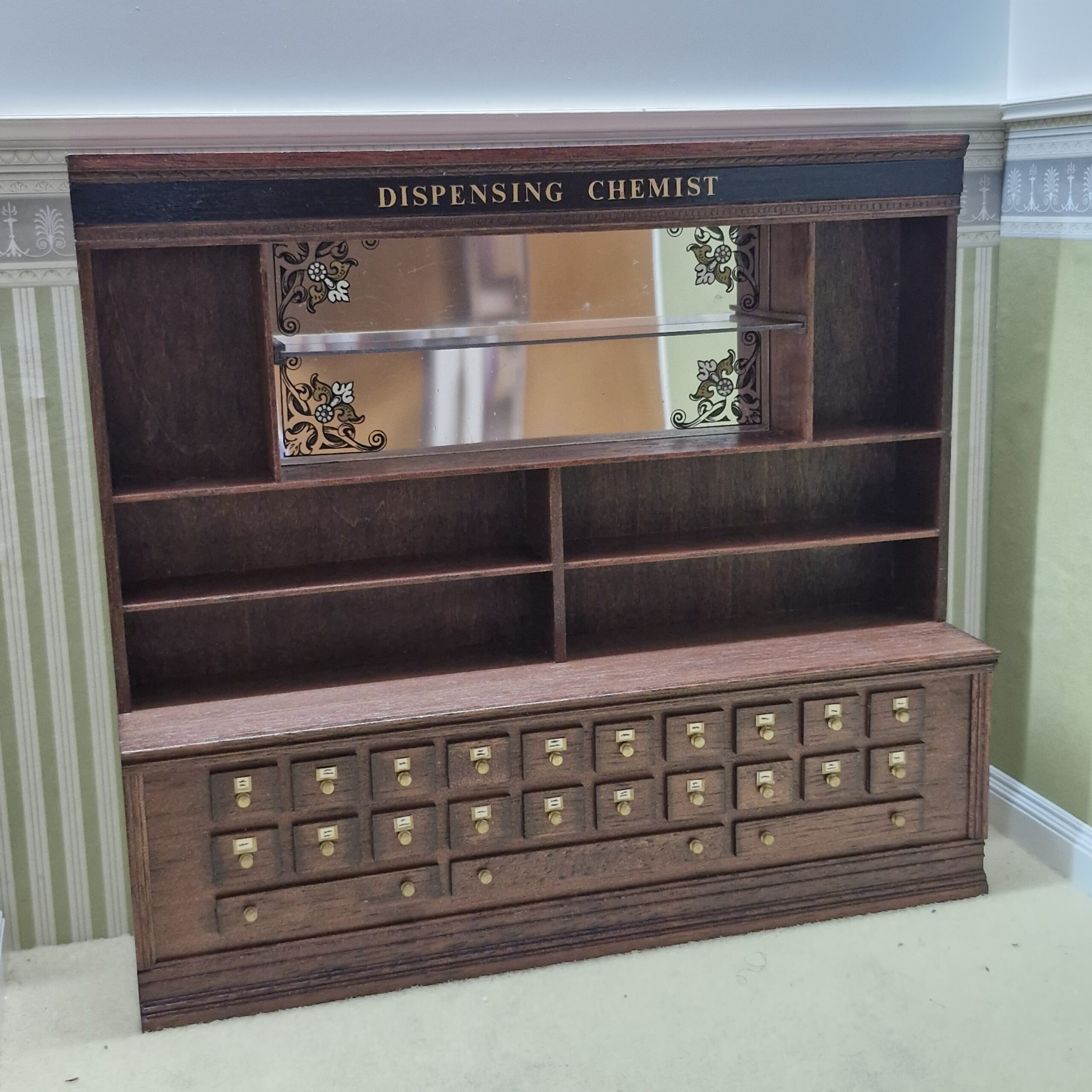 Shop Display Shelving Unit. Quality item 1995 CHE53