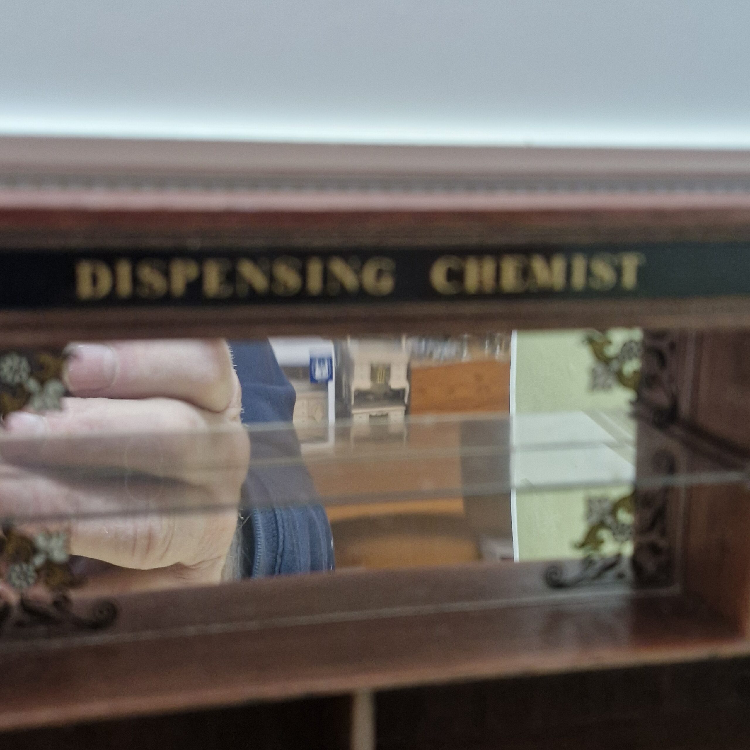 Shop Display Shelving Unit. Quality item 1995 CHE53