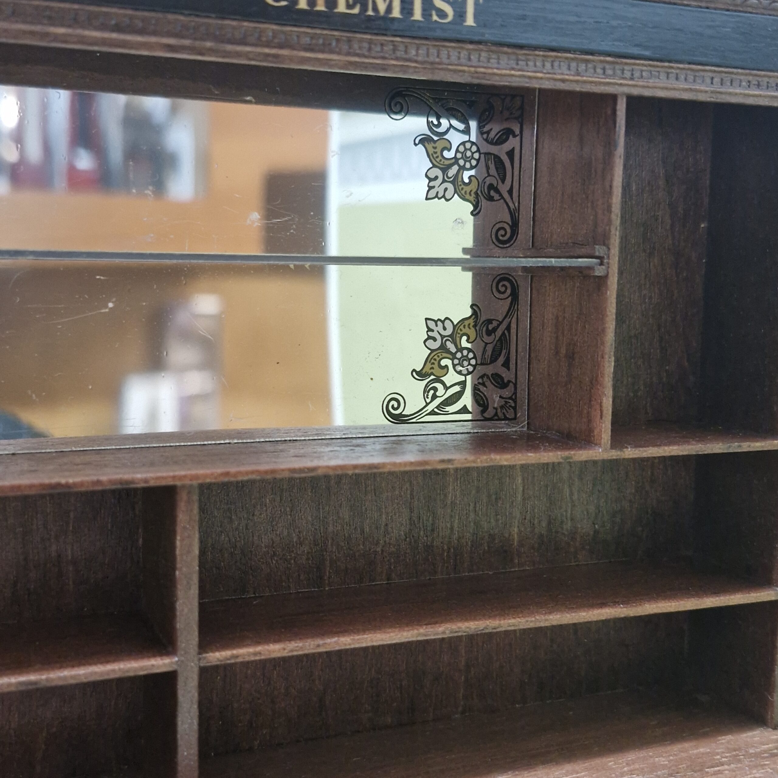 Shop Display Shelving Unit. Quality item 1995 CHE53