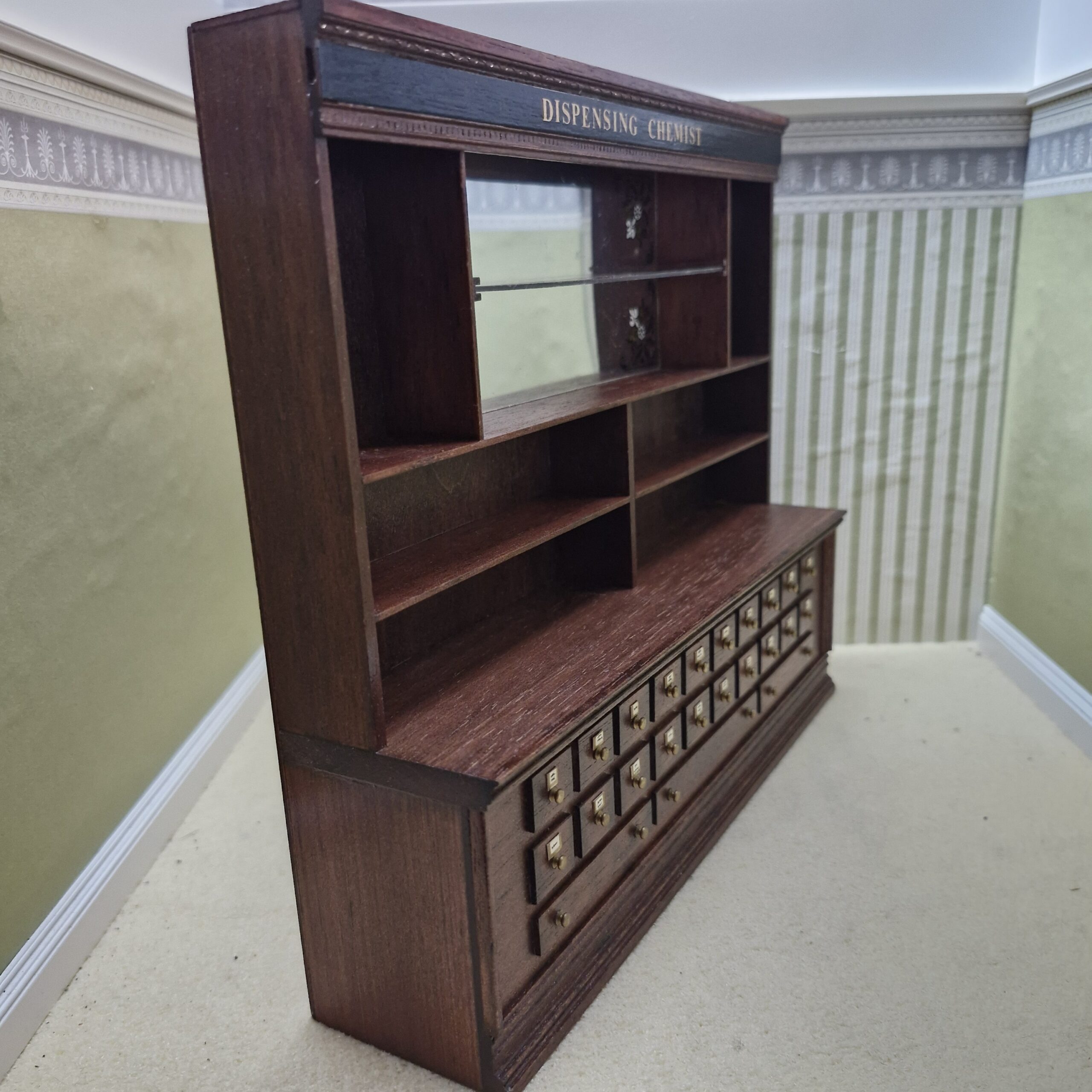 Shop Display Shelving Unit. Quality item 1995 CHE53