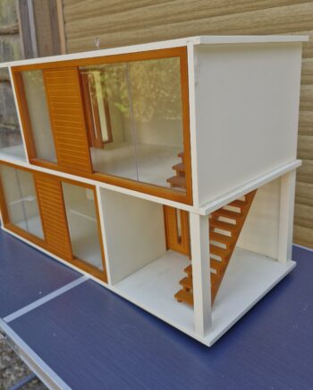 12th scale Preowned  Vintage Modern House  HNS05