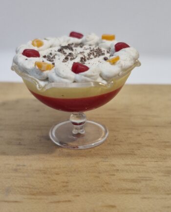 1/12th Scale Dolls House Miniature   Trifle in a Glass Bowl    TG35