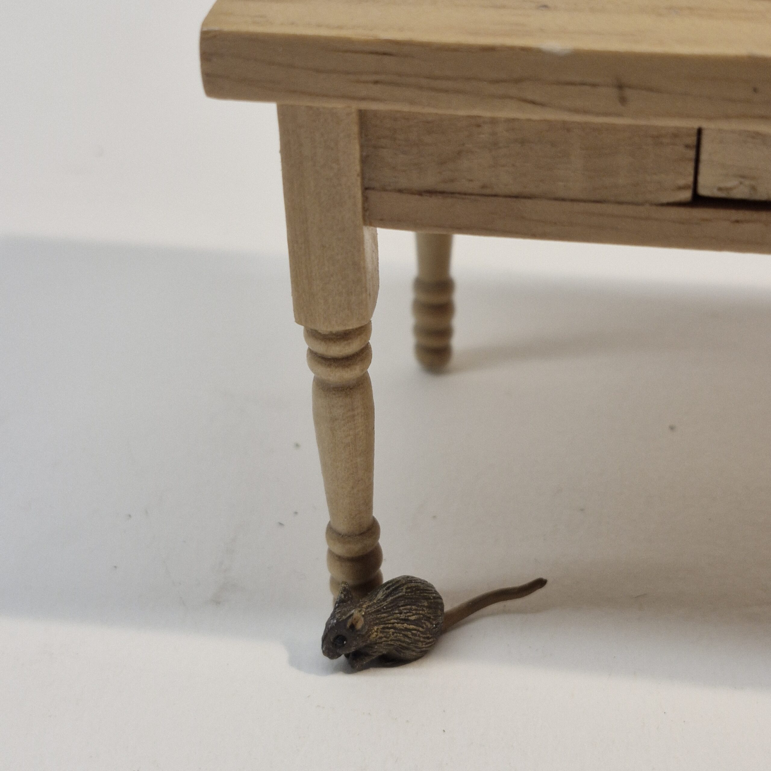 1/12th Scale Dolls House Miniature Rat TG38