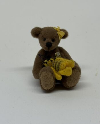 1:12th Dolls House Teddy Bear, Limited Edition Herman 'Buzzbee', TE15