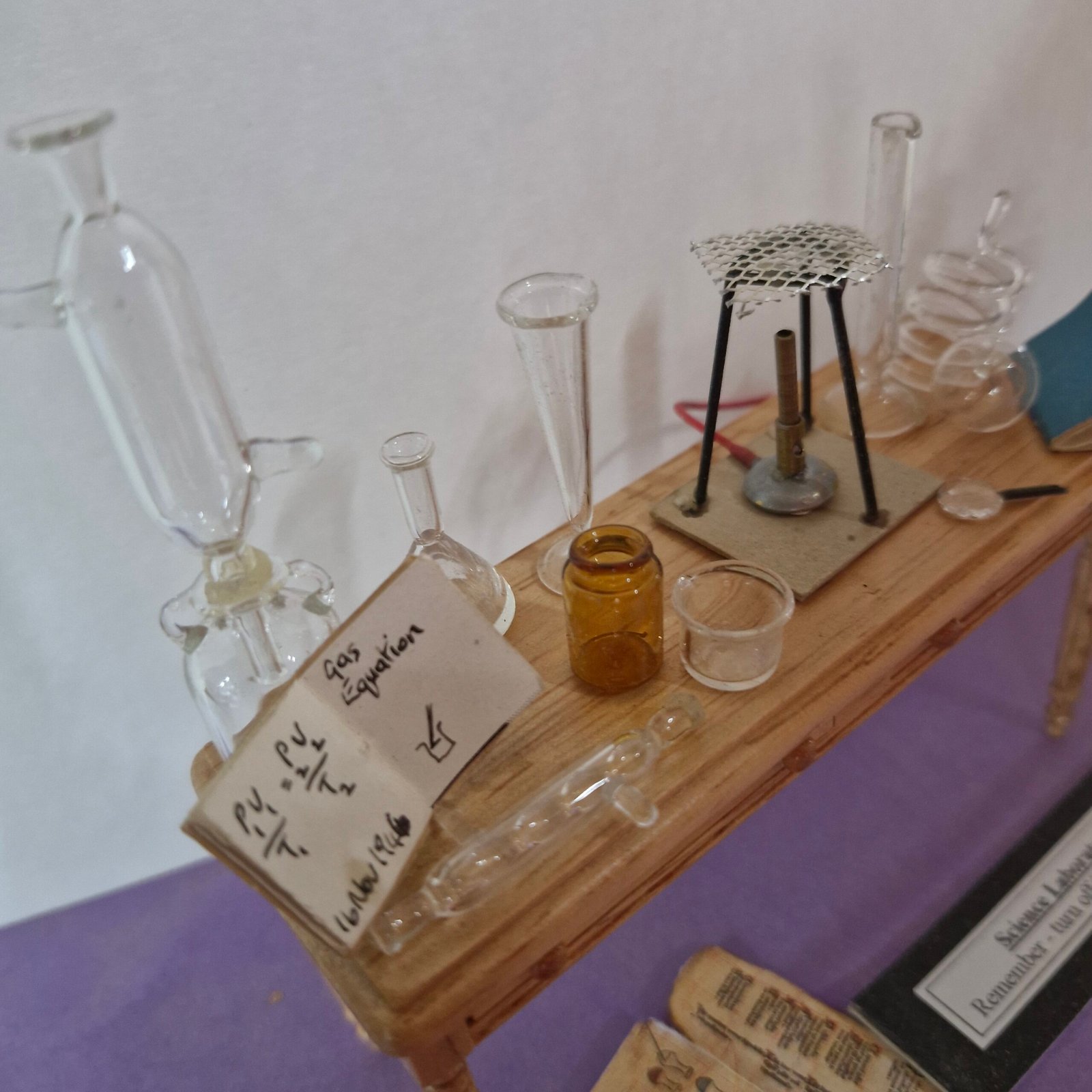 1:12th scale Dolls House Chemist Set with Table Glass by Ray Storey VEF20