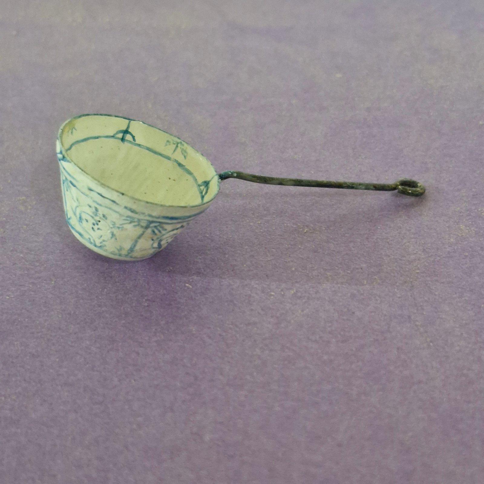 1:12th scale Dolls House Water Pail Hand Painted Rare VEF24